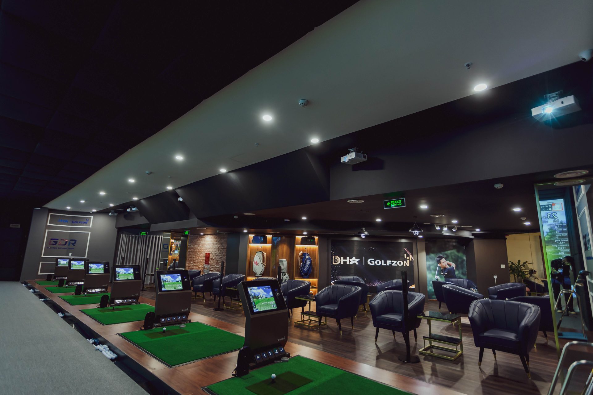 DHA GOLFZON – Phòng Golf 3D Đẳng Cấp Đầu Tiên Tại Hồ Chí Minh